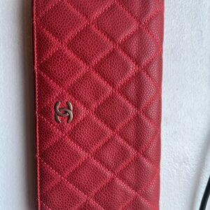 CHANEL Scarlet Quilted Wallet